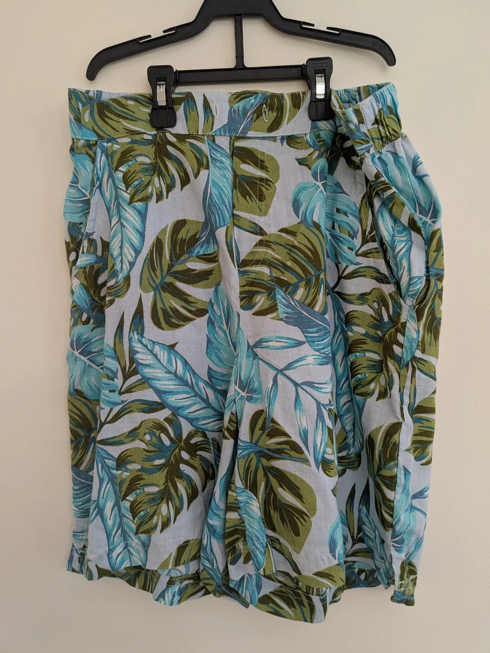 Main Character Energy Tropical Leaf Print Bermuda Shorts - Blue & Green